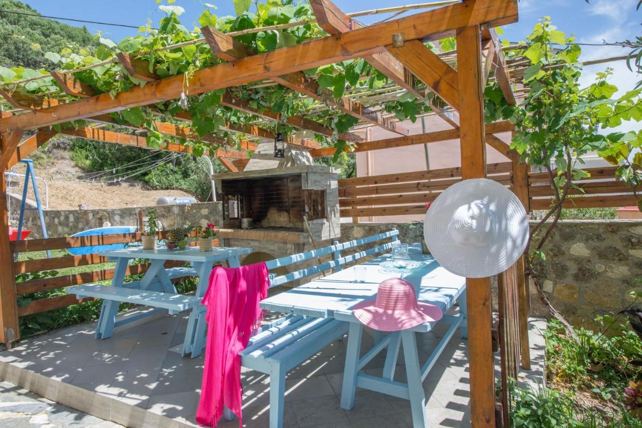 Spiros And Polyxeni Apartments Afión エクステリア 写真